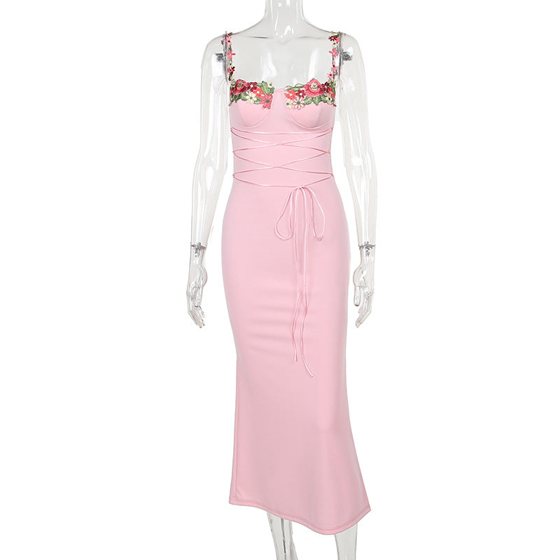 Elegant Rosa Corset - Maxi Evening Dress – Movement Shot