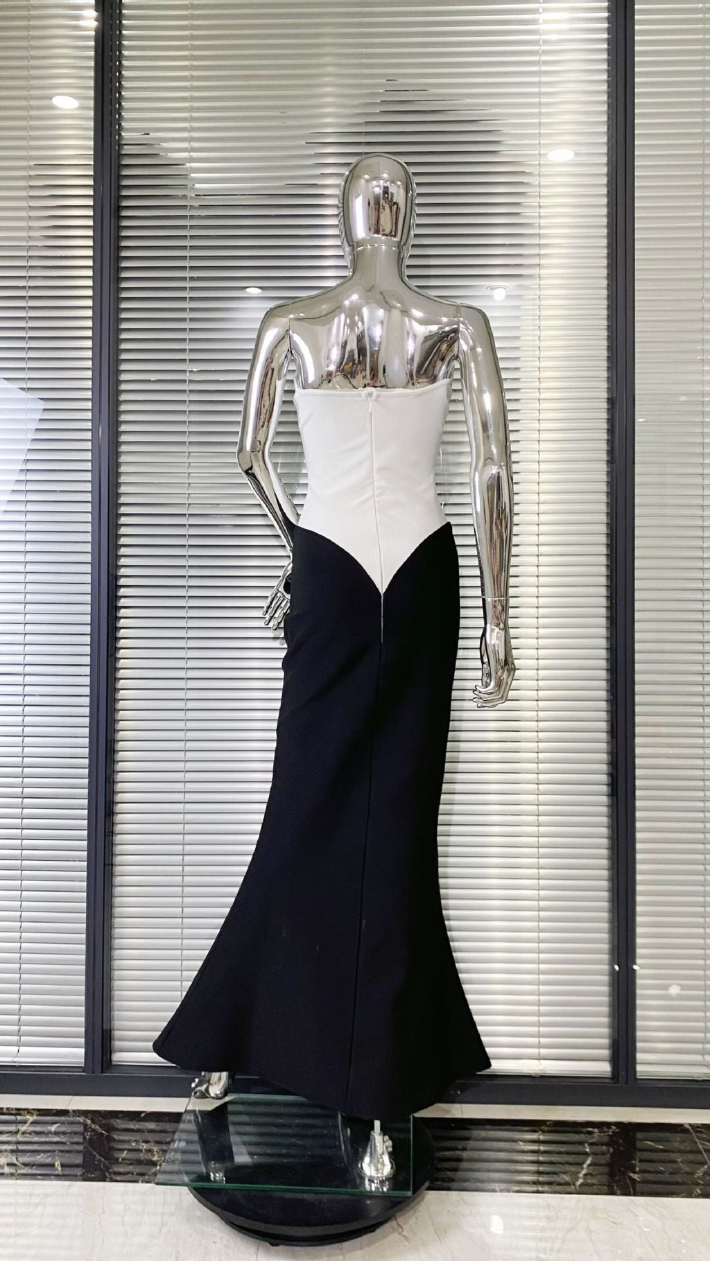 Graceful Crystal Noir Evening Dress – Full Length