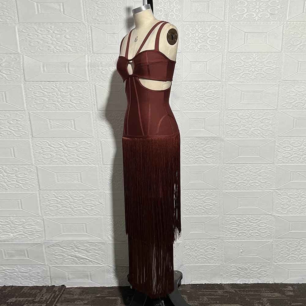 Alluring Bordeaux Ligne Evening Dress – Close Up