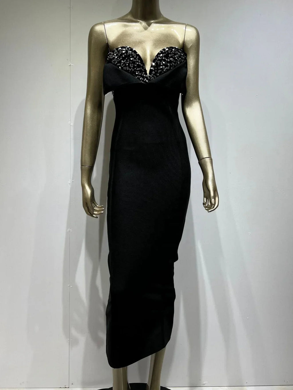 Radiant Noir Eclipse Evening Dress – Texture Detail