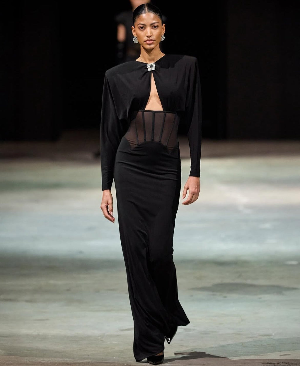 Refined Midnight Embrace Evening Dress – Full Length