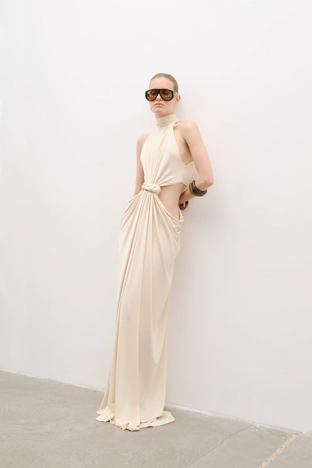 Elegant Ivory Sculpture Evening Dress – Detail View