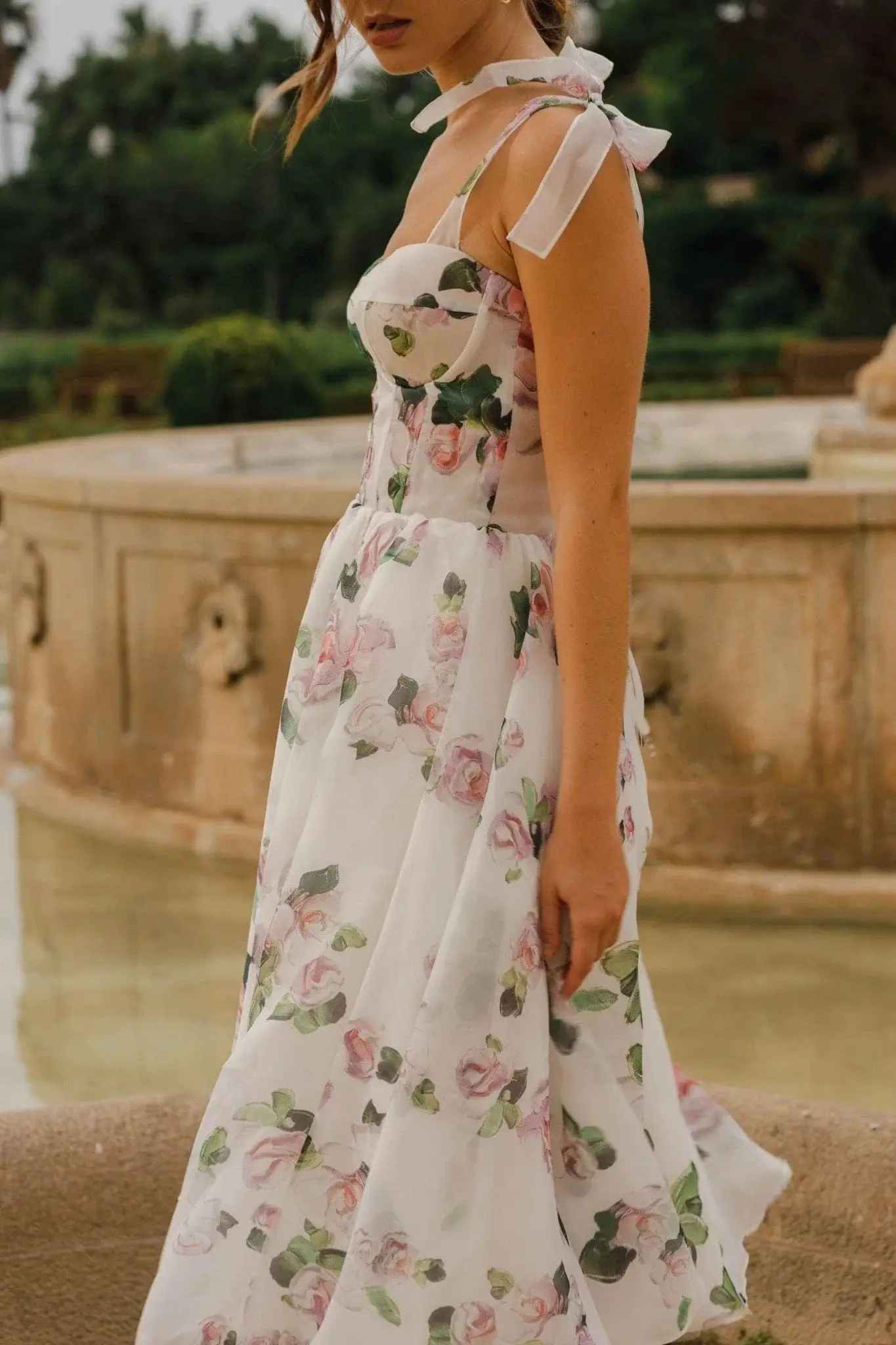 Alluring Jardin Élégance Cocktail Dress – Close Up