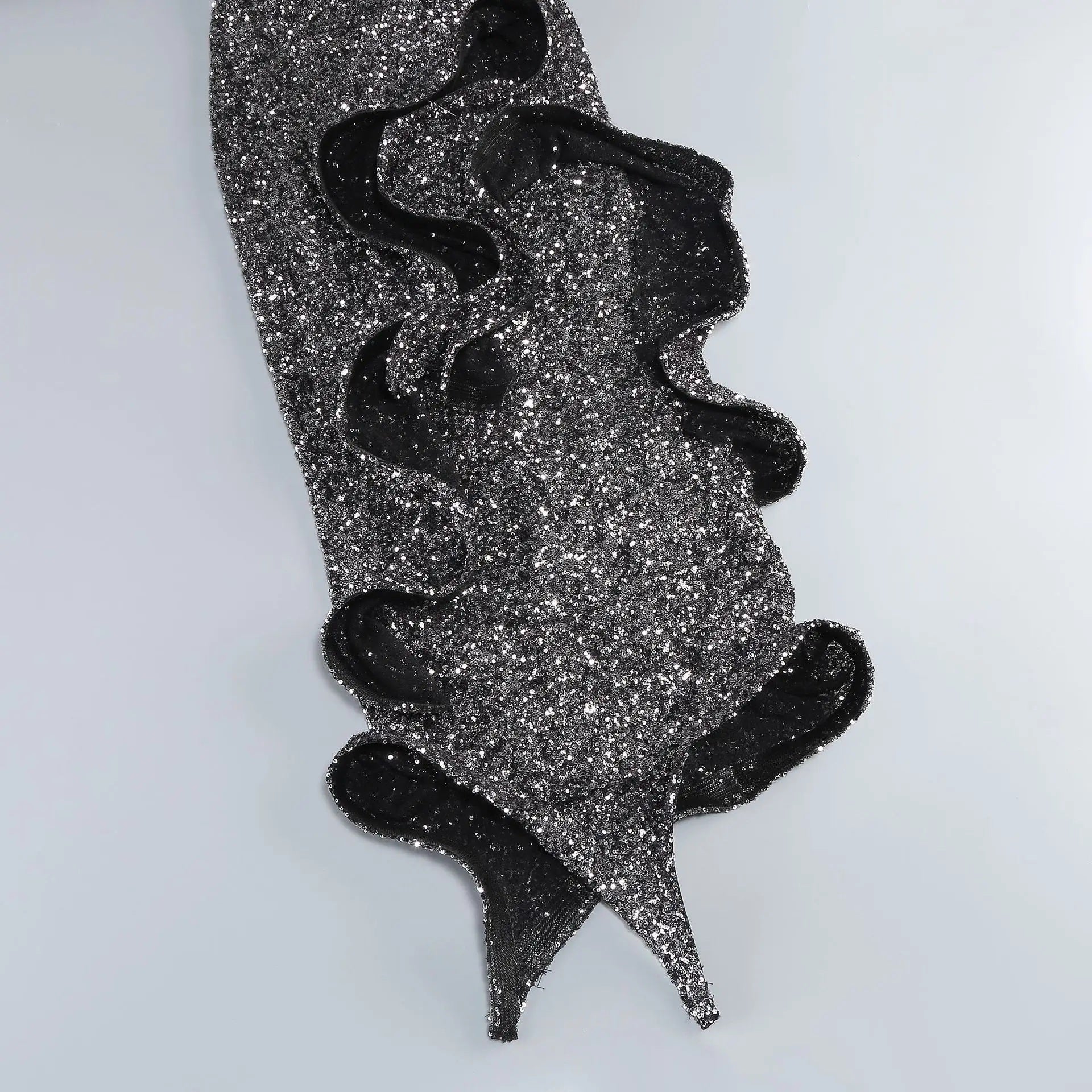 Exquisite Mercury Bloom Evening Dress – Silhouette