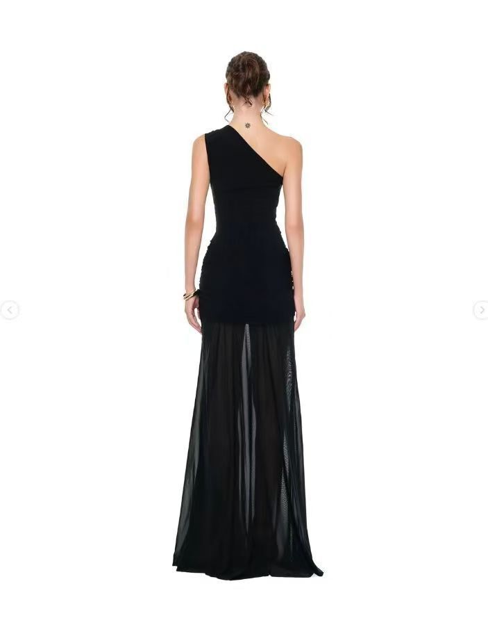 Chic Obsidian Veil Evening Dress – Detail View